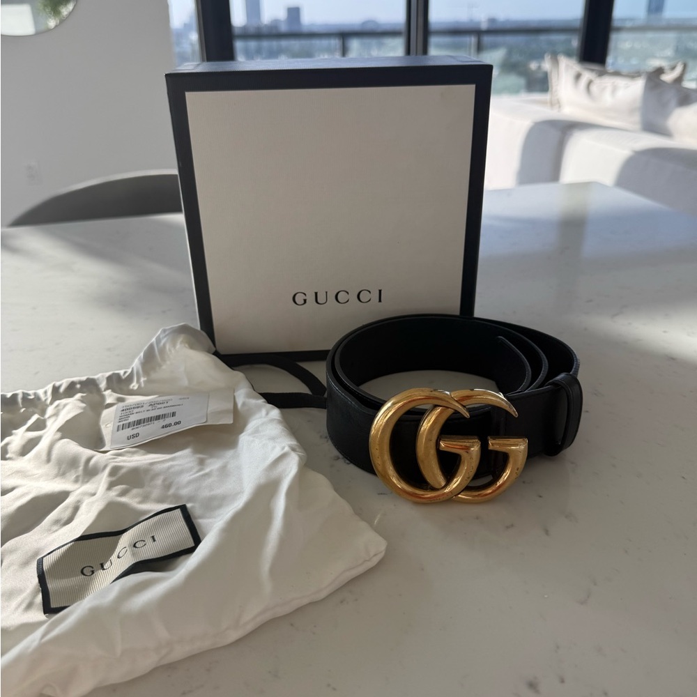 Gucci Black Belt witg Gold GG Buckle